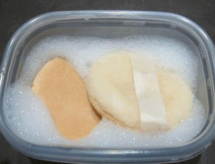 <b>How to Store Makeup Puffs Properly</b>